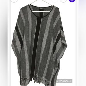 AZAI Poncho Size Small